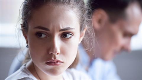 «Το να μην φιλτράρεις τα λόγια σου δεν σε κάνει ειλικρινή. Αγενή σε κάνει…»