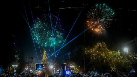 Η Αθήνα θα υποδεχθεί το 2025 με αθόρυβα πυροτεχνήματα 