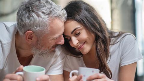 Σχέσεις με διαφορά ηλικίας: άλλο για εμάς, άλλο για τους άντρες