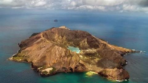 «Ξύπνησε» το ηφαίστειο στη Σαντορίνη με βουητό και άνοδο του μάγματος