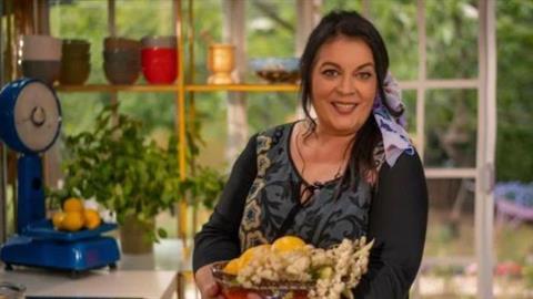 Μ. Εκμεκτσίογλου: «δεν μου βγαίνει να είμαι γλυκιά μανούλα με τη νύφη μου - πήρε το παιδί μου»