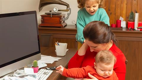 Αν νιώθεις ότι είσαι στα όριά σου, ίσως πρέπει να δοκιμάσεις το slow parenting