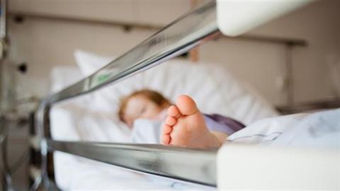 Μεθυσμένος έβαλε τον 4χρονο γιο του να οδηγήσει - στο νοσοκομείο το παιδί