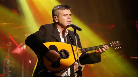 Πέθανε ο σπουδαίος τραγουδιστής Μανώλης Λιδάκης σε ηλικία 65 ετών