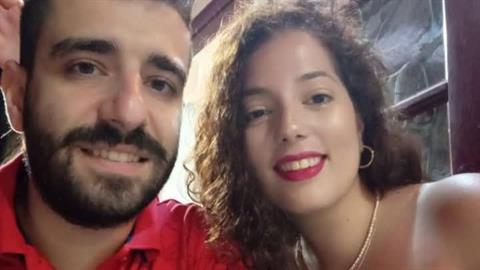 Τέμπη: «ο άντρας μου δεν πρόλαβε να δει τον γιο μας να μεγαλώνει»