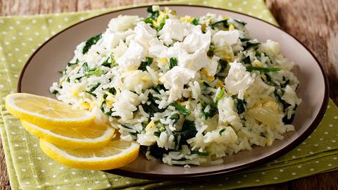 Τέλειο σπανακόρυζο με φέτα που τρώνε μέχρι και τα παιδιά!