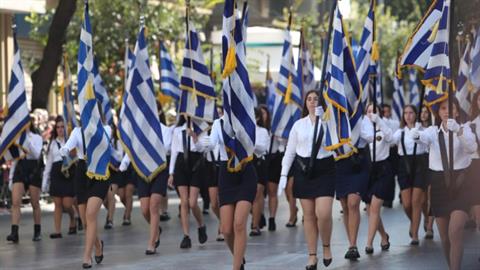 Σάλος με γυμναστή που πέρασε τις μαθήτριες από «κάστινγκ» για την παρέλαση! 