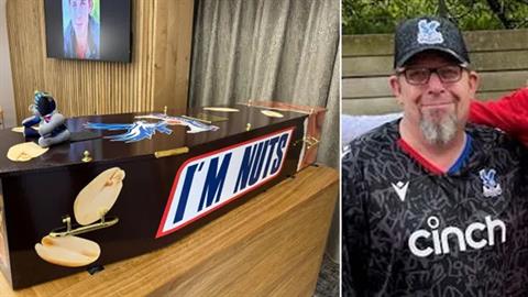 Η πιο... κουλή τελευταία επιθυμία: ζήτησε φέρετρο με θέμα την αγαπημένη του σοκολάτα!