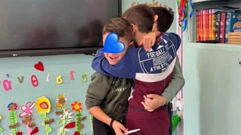 «Κάποια αγόρια ξέρουν ότι δεν χρειαζόμαστε τα στερεότυπα - η ζωή είναι πιο όμορφη χωρίς αυτά»