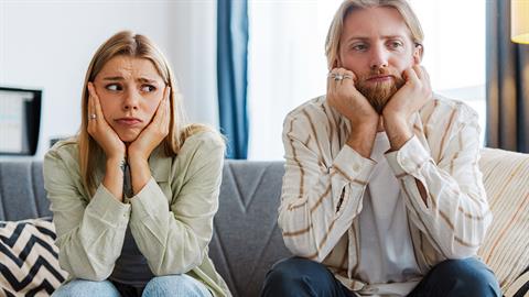 Τα μυστικά της γλώσσας του σώματος για να «διαβάζετε» τους ανθρώπους