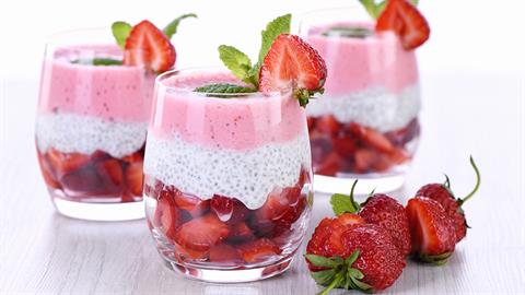 Δροσερή μους φράουλας με γιαούρτι και 2 ακόμα υλικά! 