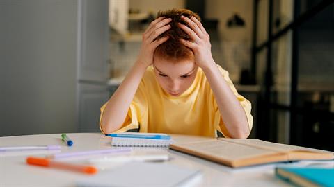 Η παγίδα της τελειομανίας, που μπορεί να οδηγήσει τα παιδιά μας στην κατάθλιψη