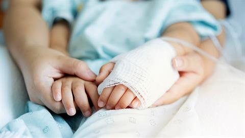 Χανιά: στη ΜΕΘ 6χρονο κοριτσάκι - έπεσε από ύψος 4,5 μέτρων!