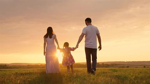 Η σημασία του να φέρνουμε στον κόσμο αυτόνομα κορίτσια που θα γίνουν ανεξάρτητες γυναίκες