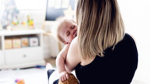 «Δυνατό βιογραφικό, αλλά είναι μάνα. Όλο άδειες θα ζητάει»: ο σεξισμός στην εργασία