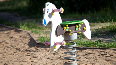 «Δημογραφικό 2025»: η απειλή που οδηγεί σε μια συρρικνωμένη χώρα γερόντων