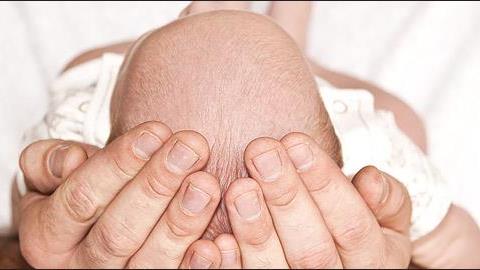 Άδεια πατρότητας: Τι δικαιούνται οι μπαμπάδες