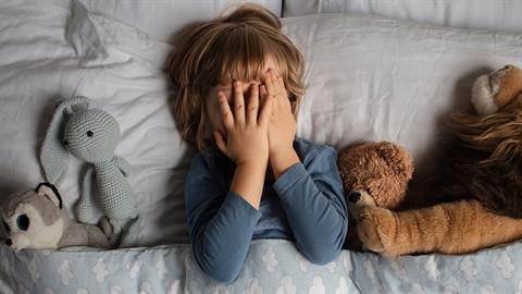 Ο 3χρονος γιος μου παρουσιάζει έντονες φοβίες. Πότε πρέπει να ανησυχήσω και να ζητήσω βοήθεια;