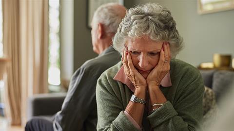 Γκρι διαζύγια στην Ελλάδα: γιατί αποφασίζει ένα ζευγάρι να χωρίσει, ενώ έχει περάσει μια ολόκληρη ζωή μαζί;