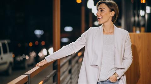 Πώς να ντυθείς στις βραδινές εξόδους κρατώντας τον casual χαρακτήρα σου