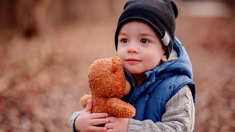 Δεν πειράζει αν ο γιος σου είναι υπερευαίσθητος - η ευαισθησία είναι υπερδύναμη
