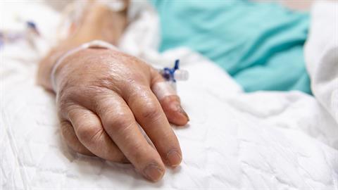 Τζάνειο: 5% πιθανότητες να επιβιώσει η 62χρονη μετά τη λάθος μετάγγιση