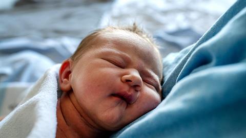 ΟΗΕ: σε πρωτοφανή πτώση βρίσκονται τα ποσοστά των γεννήσεων παγκοσμίως