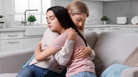 «Μαμά, όταν σου λέω να μ’ αφήσεις ήσυχη, εννοώ ότι σε χρειάζομαι»