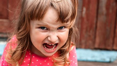 Πώς να πειθαρχήσεις ένα... ξένο παιδί: μια σχολική ψυχολόγος συμβουλεύει 