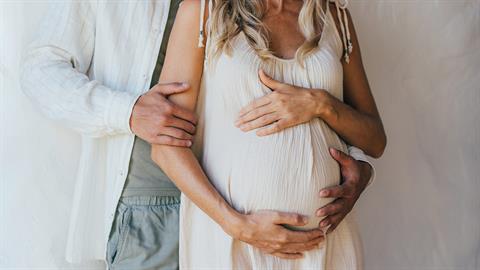 Ζευγάρι θα αποκτήσει παιδί με τη βοήθεια του ΑΙ - προσπαθούσε 18 ολόκληρα χρόνια