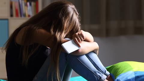 Ρόδος: 15χρονη έδωσε 2.000 ευρώ σε 14χρονο για να βιντεοσκοπήσει σεξ με 13χρονη