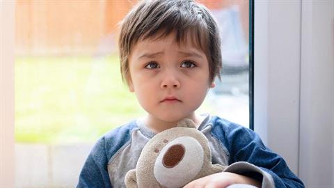 Πώς μπορώ να καταλαβαίνω αν το νηπιάκι μου έχει άγχος;