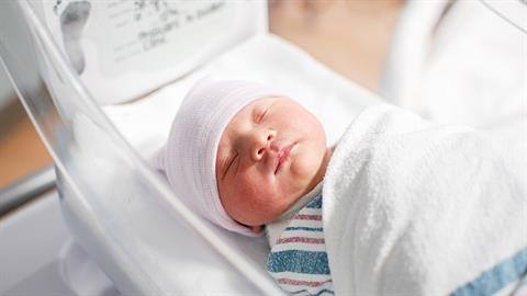 Γεννήθηκαν τα πρώτα μωρά με DNA από 3 ανθρώπους!