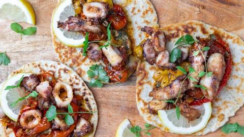 Καλαμαράκια φούρνου σε τάκος: η πιο υγιεινή απόλαυση του καλοκαιριού