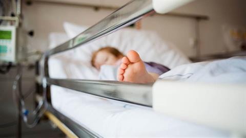 Θεσσαλονίκη: σε κρίσιμη κατάσταση 8χρονος που έπεσε από μπαλκόνι 1ου ορόφου