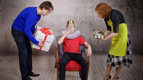 Μήπως μεγαλώνουμε παραχαϊδεμένα παιδιά που τα βρίσκουν όλα έτοιμα;