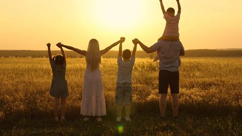 ΔΕΘ: έρχεται νέο σύστημα φορολόγησης για τις οικογένειες