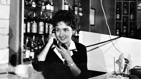 Η Ξ. Καλογεροπούλου έχει γενέθλια και γίνεται 88: «το πιο δροσερό κορίτσι του ελληνικού σινεμά!»