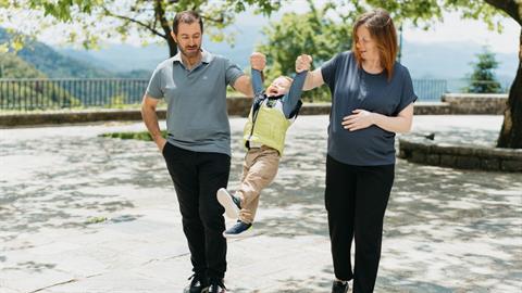 Εκεί που η Ελλάδα γερνάει, το πρόγραμμα «Μια ελπίδα γεννιέται!» της ΓΙΩΤΗΣ χαρίζει παιδικές φωνές