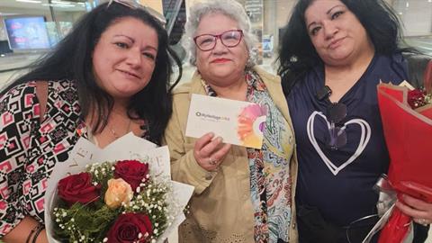 Της έκλεψαν τις δίδυμες κόρες της όταν ήταν μωρά και τις βρήκε μετά από 45 χρόνια!