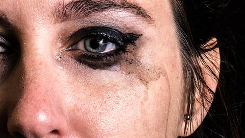 «Η κακοποίηση έχει πολλά πρόσωπα και όλα πονάνε το ίδιο...»