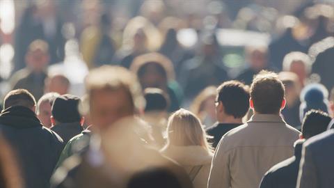 Η ριζική αλλαγή του δημογραφικού τοπίου και οι προκλήσεις ως το 2050