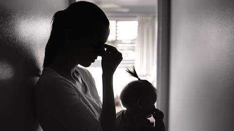 Δημογραφικό στην Ελλάδα: ποιος θα μιλήσει για τις οικογένειες που παλεύουν;