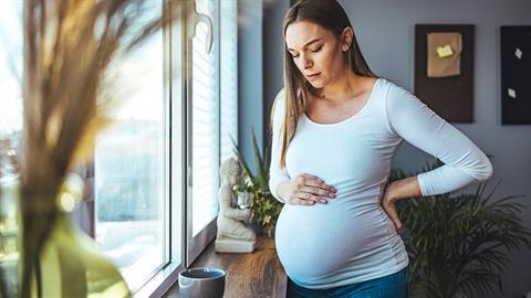 Νιώθω τύψεις που είμαι έγκυος και δεν είμαι πια τόσο κοντά στο μεγαλύτερο παιδί μου