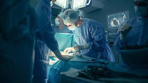 Το μεγαλείο ψυχής ενός μπαμπά: έδωσε το νεφρό του για να σωθεί ο γιος του!