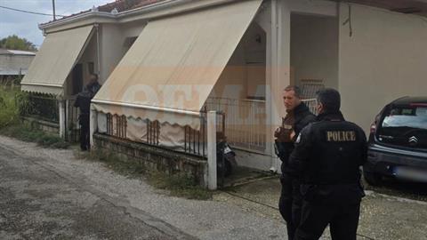 Μητροκτονία στα Τρίκαλα: ο 18χρονος έπνιξε τη μητέρα του ενώ εκείνη έβλεπε τηλεόραση