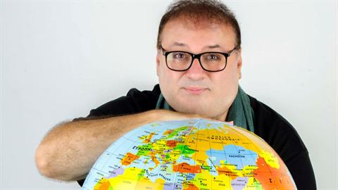 Δημήτρης Αδάμης: «ο Γύρος του Κόσμου σε 80 Ημέρες είναι ένα ταξίδι παραπάνω από μαγικό»