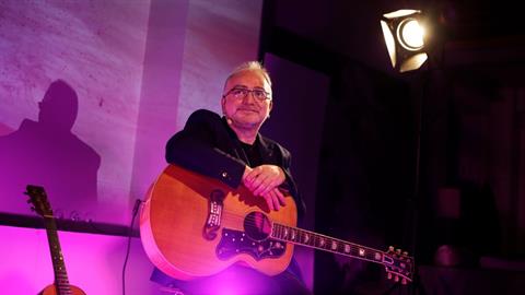 Δημήτρης Μπασλάμ: «το ΛΕΩ ΝΑ ΠΕΤΑΞΩ είναι η απόφαση της απελευθέρωσης από τη γνώση της φθαρτότητας»