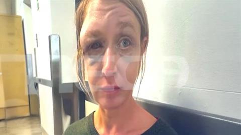 40χρονη που ξυλοκοπήθηκε στο Κορωπί: «δεν πιστεύω ότι μου επιτέθηκε ο σύντροφός μου»