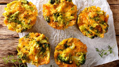 Muffins με τυρί και μπρόκολο, που θα λατρέψουν τα παιδιά